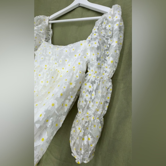Storia White Daisy Puff Sleeve Mini Dress Size S - Picture 7 of 12